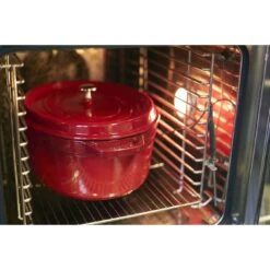 Staub Gietijzeren Braadpan 33 Cm / 6,75 L, Ovaal, Kersenrood -Staub Verkoopwinkel 000011504