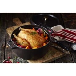 Staub Gietijzeren Braadpan 26 Cm / 5,25 L, Rond, Zwart -Staub Verkoopwinkel 000017453